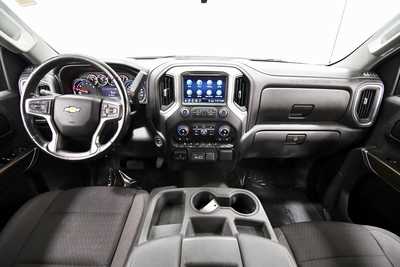 2020 Chevrolet 1500 Crew Cab, $32999. Photo 3