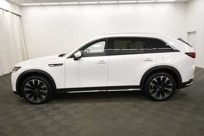 2024 Mazda CX-90, $40999. Photo 4