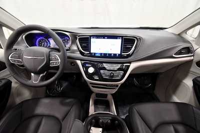 2024 Chrysler Pacifica, $44499. Photo 3