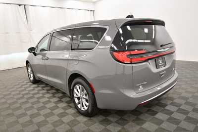 2024 Chrysler Pacifica, $44499. Photo 5