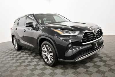 2021 Toyota Highlander, $38999. Photo 10