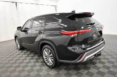 2021 Toyota Highlander, $38999. Photo 5