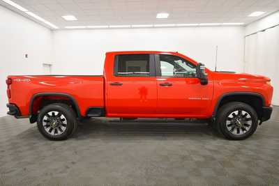 2021 Chevrolet 2500 Crew Cab, $37999. Photo 9