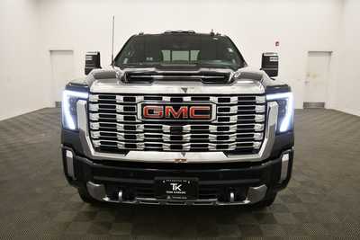 2024 GMC 2500 Crew Cab, $69999. Photo 11