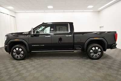 2024 GMC 2500 Crew Cab, $69999. Photo 4