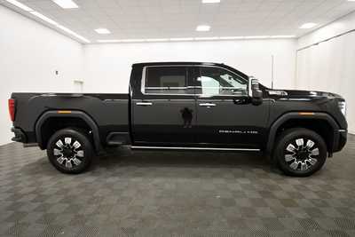 2024 GMC 2500 Crew Cab, $69999. Photo 9
