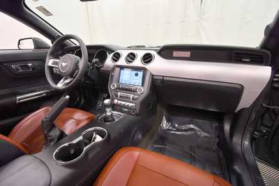 2016 Ford Mustang, $29999. Photo 3