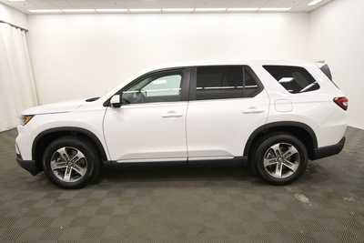 2025 Honda Pilot, $43999. Photo 4