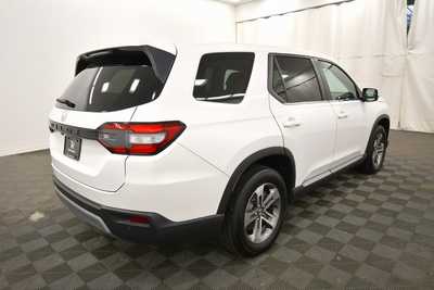 2025 Honda Pilot, $43999. Photo 8