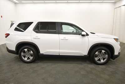 2025 Honda Pilot, $43999. Photo 9