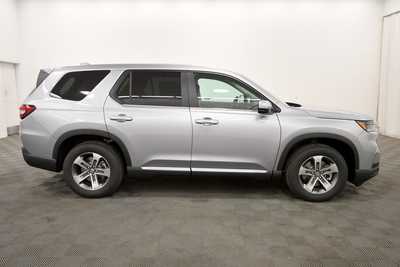 2025 Honda Pilot, $43999. Photo 9
