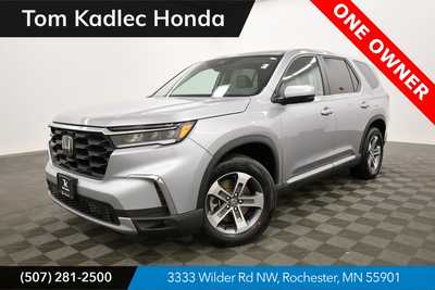 2025 Honda Pilot, $43999. Photo 1