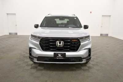 2025 Honda Pilot, $50850. Photo 10
