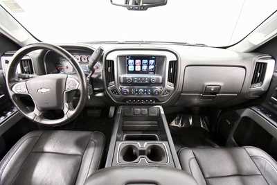 2017 Chevrolet 2500 Crew Cab, $34999. Photo 3