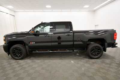 2017 Chevrolet 2500 Crew Cab, $34999. Photo 4