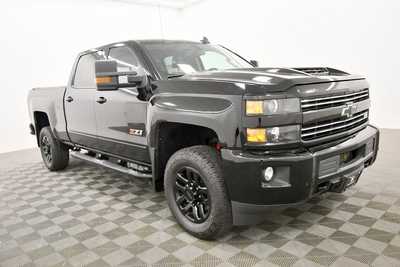 2017 Chevrolet 2500 Crew Cab, $34999. Photo 9