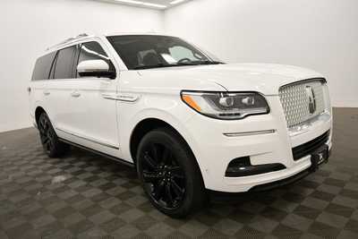 2022 Lincoln Navigator, $57999. Photo 10