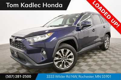 2019 Toyota RAV4, $26999. Photo 1
