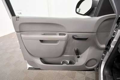 2013 Chevrolet 1500 Ext Cab, $9999. Photo 12