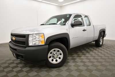 2013 Chevrolet 1500 Ext Cab, $9999. Photo 2