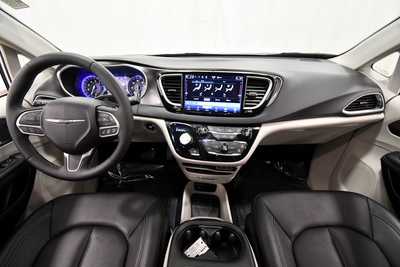2024 Chrysler Pacifica, $32930. Photo 3
