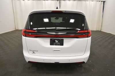 2024 Chrysler Pacifica, $32930. Photo 6