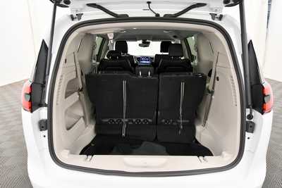 2024 Chrysler Pacifica, $32930. Photo 7