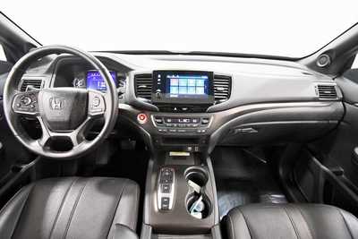 2022 Honda Passport, $34999. Photo 3