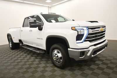 2024 Chevrolet 3500 Crew Cab, $64999. Photo 10