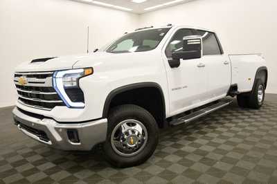 2024 Chevrolet 3500 Crew Cab, $64999. Photo 2