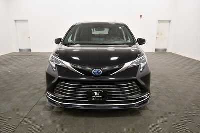 2022 Toyota Sienna, $49997. Photo 11