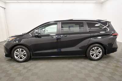 2022 Toyota Sienna, $49997. Photo 4