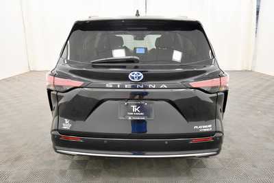 2022 Toyota Sienna, $49997. Photo 6