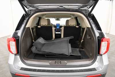 2022 Ford Explorer, $38687. Photo 7