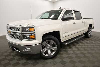 2014 Chevrolet 1500 Crew Cab, $25992. Photo 2