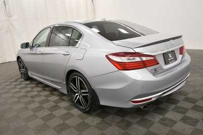 2017 Honda Accord, $17999. Photo 5