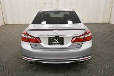 2017 Honda Accord, $17999. Photo 6