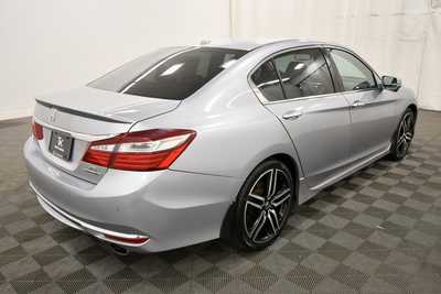 2017 Honda Accord, $17999. Photo 7