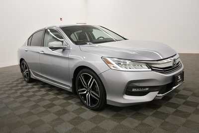 2017 Honda Accord, $17999. Photo 9