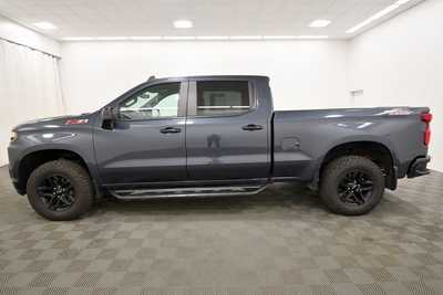 2019 Chevrolet 1500 Crew Cab, $32999. Photo 4