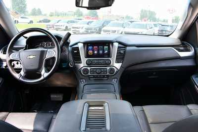 2017 Chevrolet Suburban, $13999. Photo 3