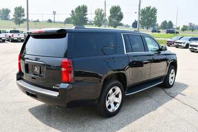 2017 Chevrolet Suburban, $13999. Photo 8
