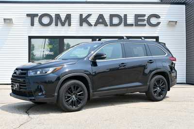 2019 Toyota Highlander, $23999. Photo 2