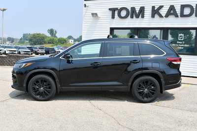 2019 Toyota Highlander, $23999. Photo 4