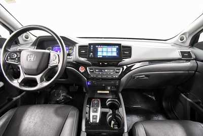 2022 Honda Pilot, $36999. Photo 3