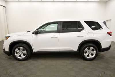 2023 Honda Pilot, $32499. Photo 4