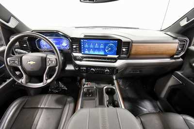 2023 Chevrolet 1500 Crew Cab, $52499. Photo 3