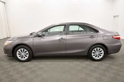 2017 Toyota Camry, $18499. Photo 4