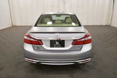 2017 Honda Accord, $8999. Photo 6