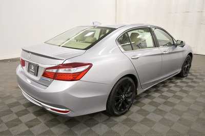 2017 Honda Accord, $8999. Photo 7